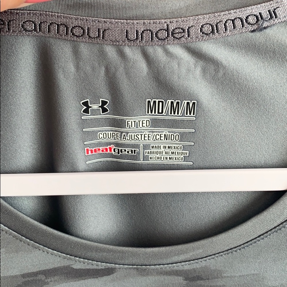 Women’s Under Armour M long sleeve shirt medium - Picture 2 of 5